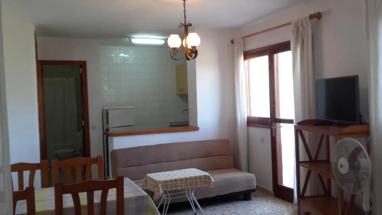 Apartment Torres Mari Cala Llonga  Spagna